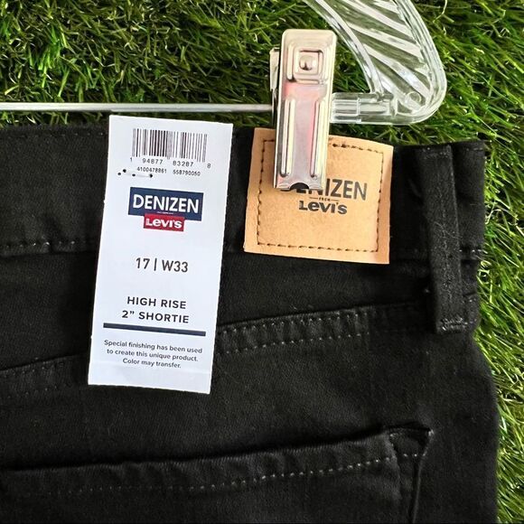 NWT Levi High Waisted Stretch Frayed Cuffed Shorts Denim - Picture 6 of 6